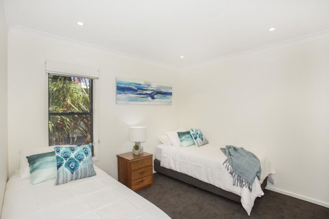 Beachfront 2 - Australian Directory 15
