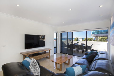 Beachfront 2 - Australian Directory 3