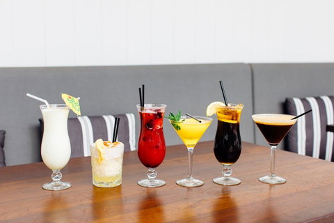 Coniston Hotel Wollongong - Australian Directory 12