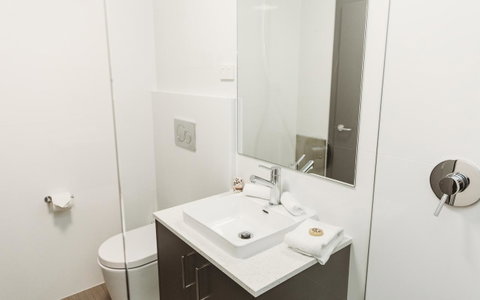 Coniston Hotel Wollongong - Australian Directory 7