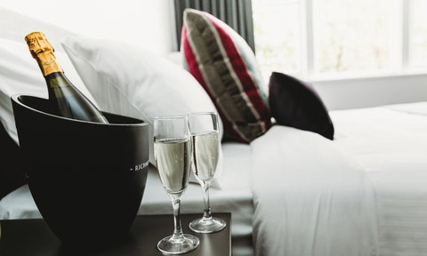 Coniston Hotel Wollongong - Australian Directory 8