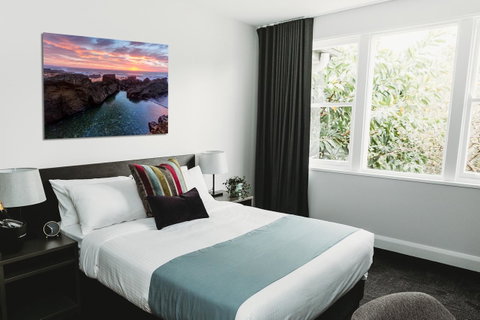 Coniston Hotel Wollongong - Australian Directory 1