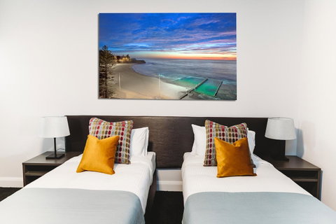 Coniston Hotel Wollongong - Australian Directory 25