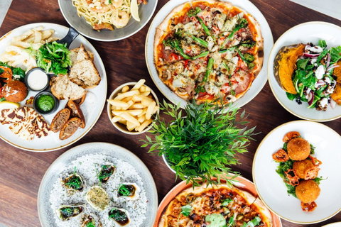 Coniston Hotel Wollongong - Australian Directory 9