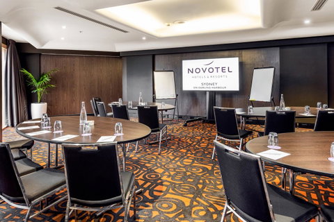 Novotel Sydney Darling Harbour - Australian Directory 18