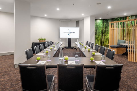 Novotel Sydney Darling Harbour - Australian Directory 17