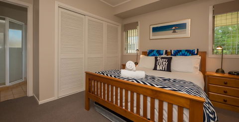 Hastings Cove Holiday Apartments - Australian Directory 2