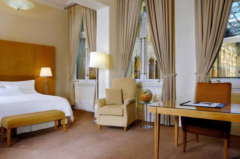 The Fullerton Hotel Sydney - Australian Directory 40