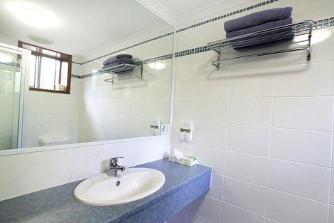 Pelican Motor Inn - Australian Directory 34