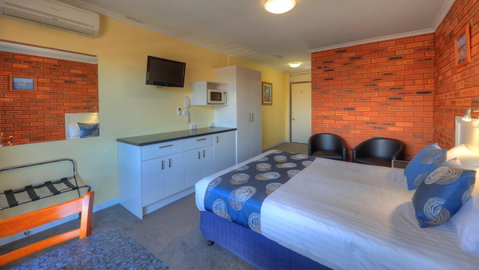 Pelican Motor Inn - Australian Directory 15
