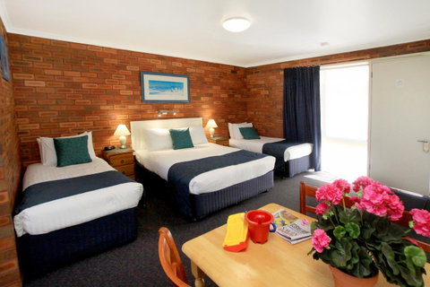 Pelican Motor Inn - Australian Directory 40