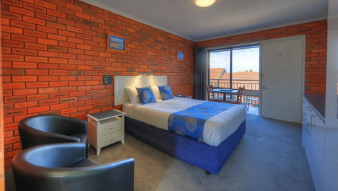Pelican Motor Inn - Australian Directory 2