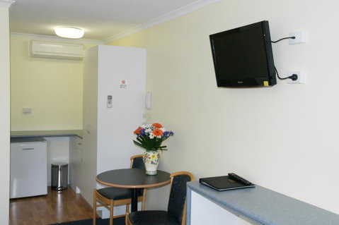 Pelican Motor Inn - Australian Directory 32
