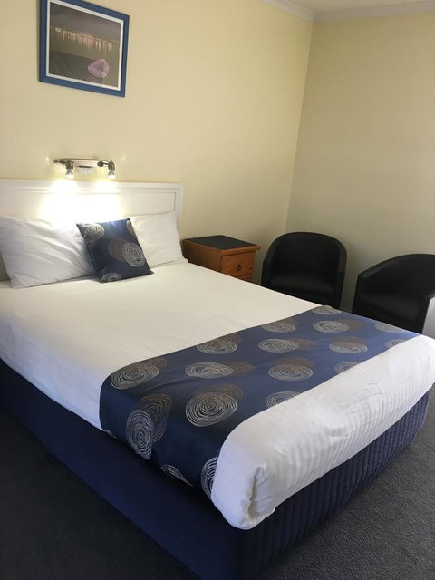 Pelican Motor Inn - Australian Directory 18