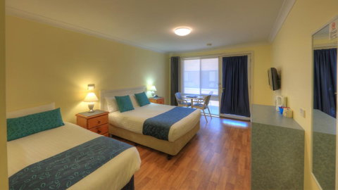 Pelican Motor Inn - Australian Directory 20
