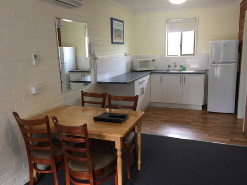 Pelican Motor Inn - Australian Directory 13