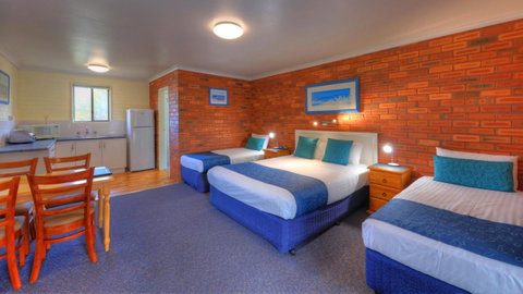 Pelican Motor Inn - Australian Directory 4