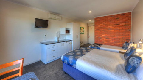 Pelican Motor Inn - Australian Directory 3