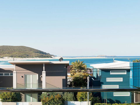 Blue View @ Fingal Bay - Australian Directory 16