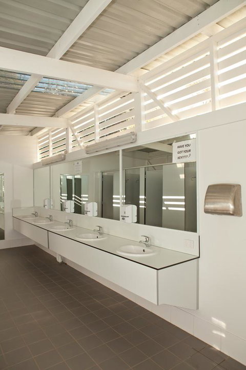 Blue Lagoon Beach Resort - Australian Directory 20