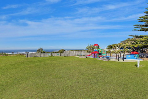 Blue Lagoon Beach Resort - Australian Directory 12