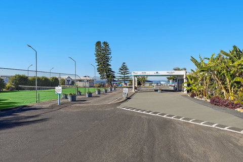 Blue Lagoon Beach Resort - Australian Directory 10