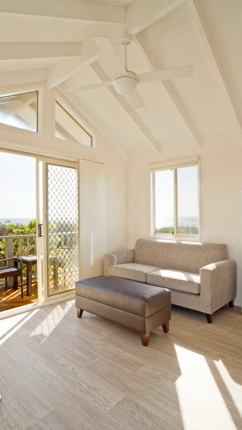 Blue Lagoon Beach Resort - Australian Directory 32