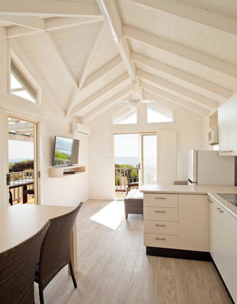 Blue Lagoon Beach Resort - Australian Directory 28