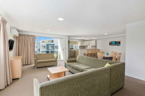 Quality Suites Pioneer Sands - Australian Directory 5