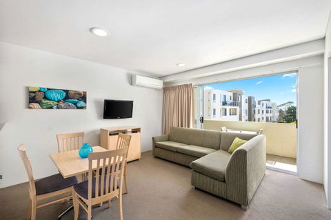 Quality Suites Pioneer Sands - Australian Directory 3