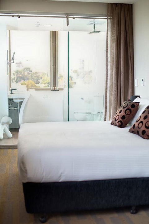 57Hotel - Australian Directory 34