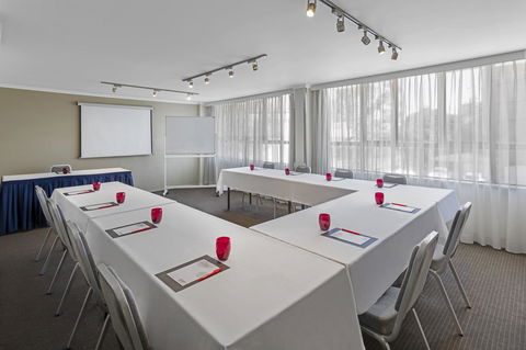 Mercure Newcastle - Australian Directory 27