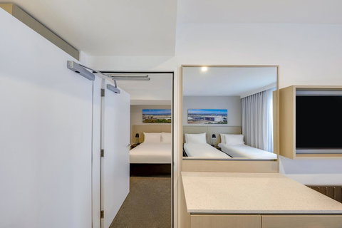 Travelodge Hotel Sydney Airport - Australian Directory 2