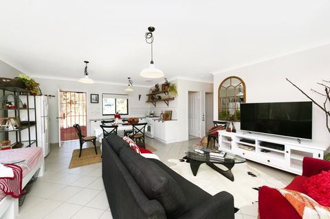 The Woods Farm Jervis Bay - Australian Directory 16