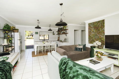 The Woods Farm Jervis Bay - Australian Directory 43
