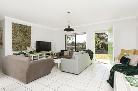 The Woods Farm Jervis Bay - Australian Directory 44
