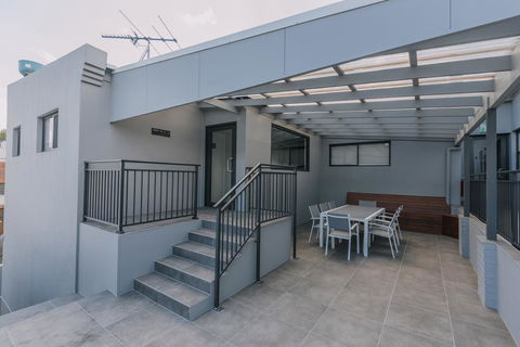 Studios On Beaumont - Australian Directory 9