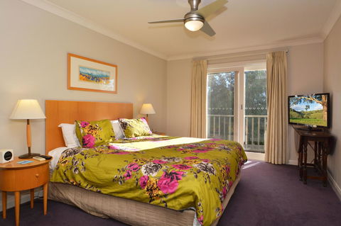 Villa 3br Chianti Villa Located Within Cypress Lakes Resort - Australian Directory 8