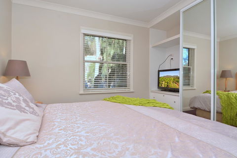 Villa 3br Chianti Villa Located Within Cypress Lakes Resort - Australian Directory 14