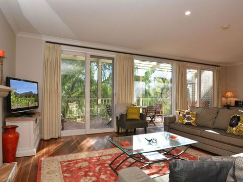 Villa 3br Chianti Villa Located Within Cypress Lakes Resort - Australian Directory 19