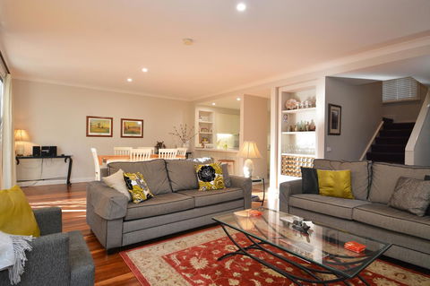 Villa 3br Chianti Villa Located Within Cypress Lakes Resort - Australian Directory 2