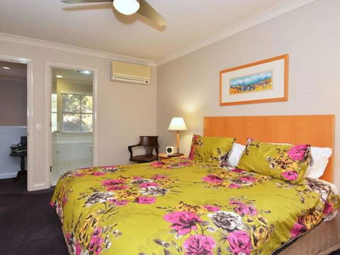 Villa 3br Chianti Villa Located Within Cypress Lakes Resort - Australian Directory 9