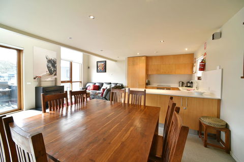 Snowstream 4 - Australian Directory 9