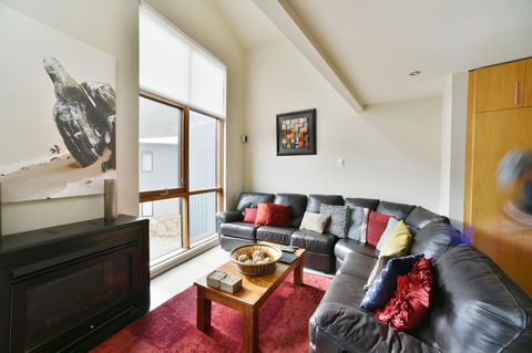 Snowstream 4 - Australian Directory 7