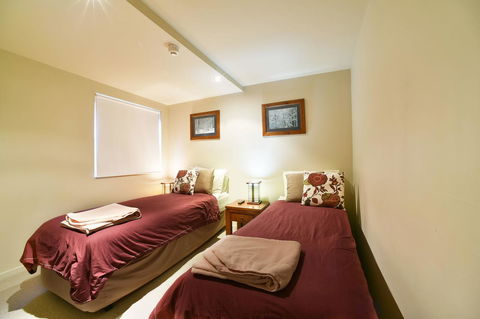 Snowstream 4 - Australian Directory 1