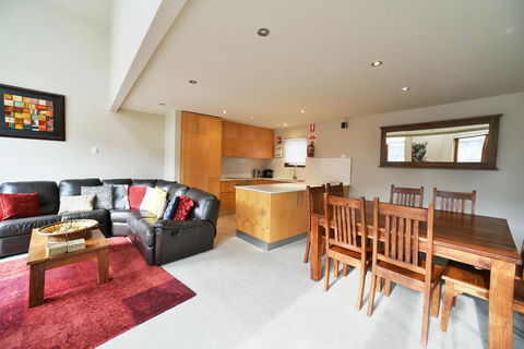 Snowstream 4 - Australian Directory 2