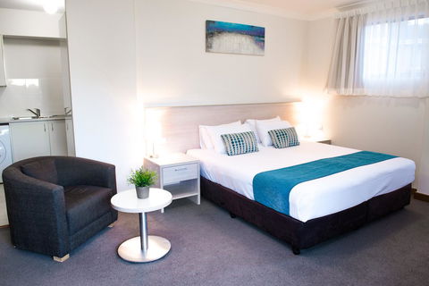 Copacabana Shores - Australian Directory 9