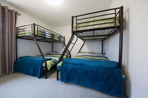 Condo 105 @ Horizons Golf Resort - Salamander Bay NSW - Australian Directory 10