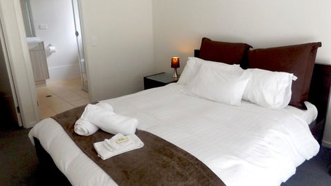 Jindabyne Executive - Australian Directory 1