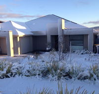 Jindabyne Executive - Australian Directory